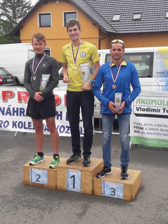 První muži: Z leva: Gdula, Hlaváč, Hlavenka